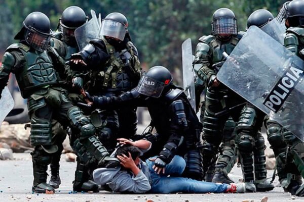 Dejen de apuntar las armas contra los pobres